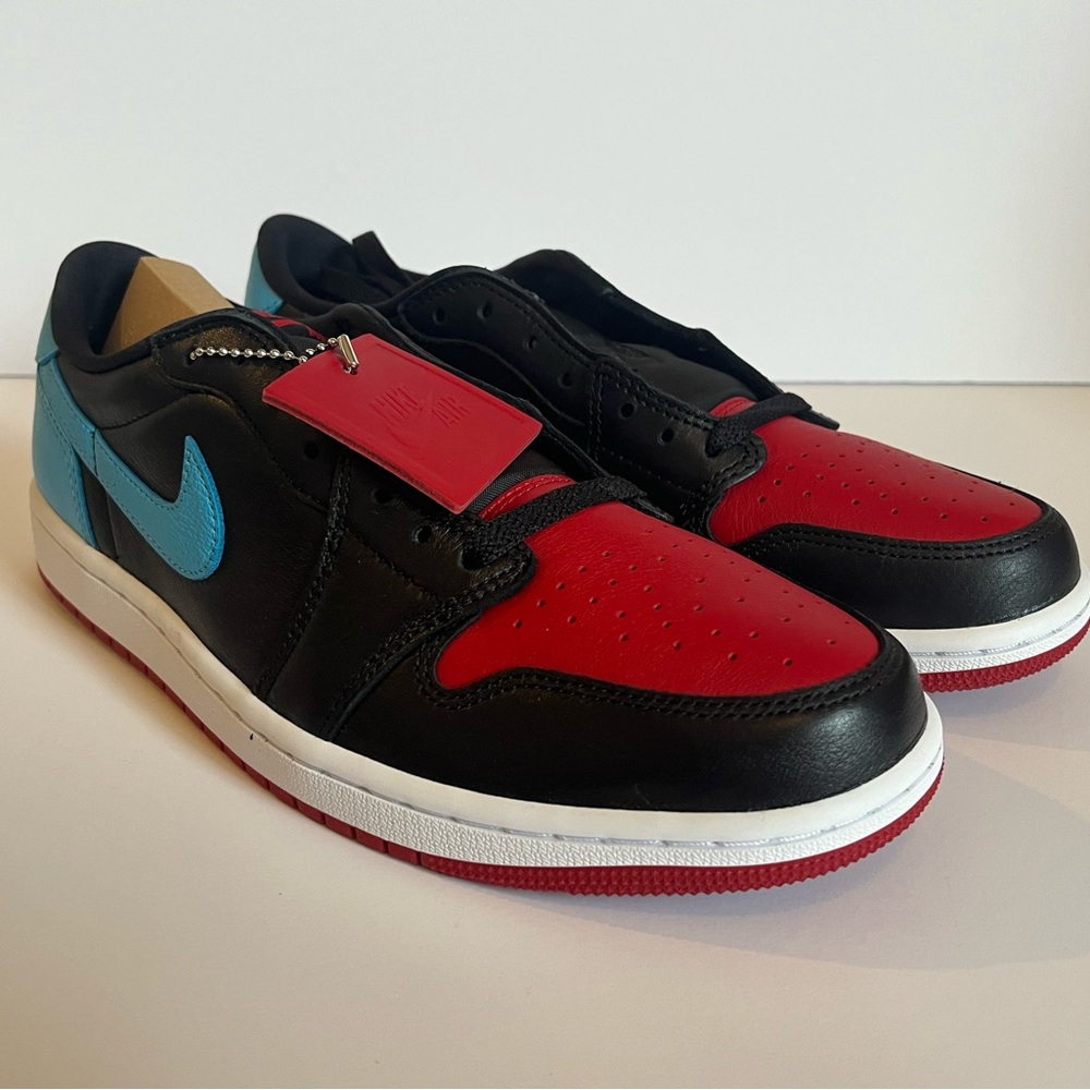 BLACK/DARK POWDER BLUE-GYM RED